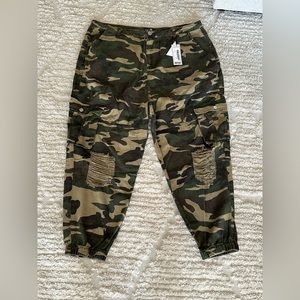 Pretty Little Thing PLT Camo Pants